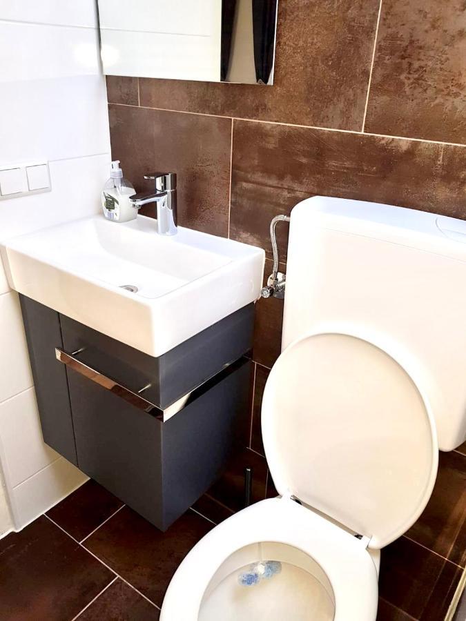 Haus Leipheim Hotel Ngoại thất bức ảnh