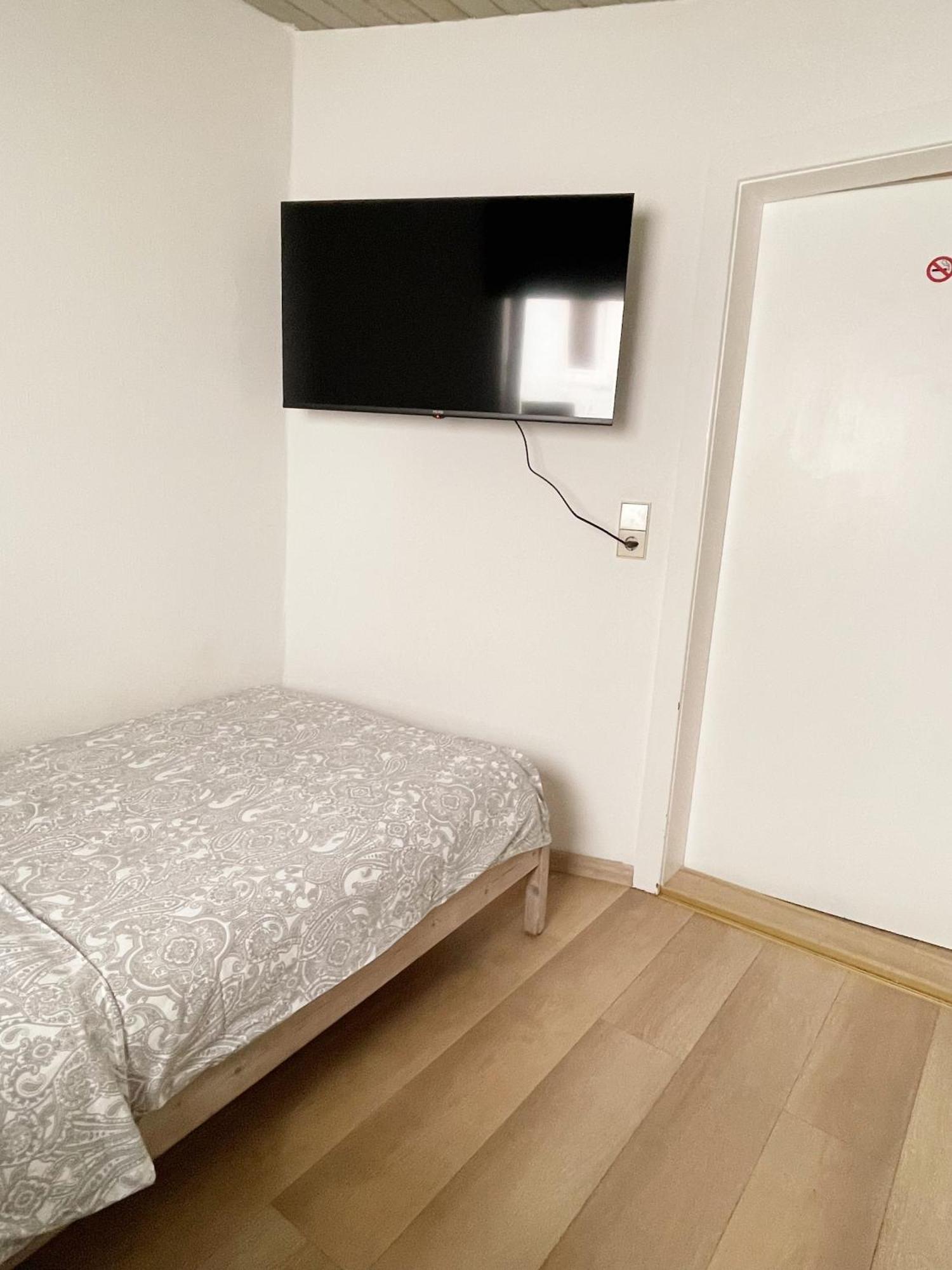 Haus Leipheim Hotel Ngoại thất bức ảnh